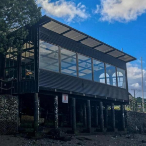Quemchi-Chiloé Casa Palafito con acceso a Playa